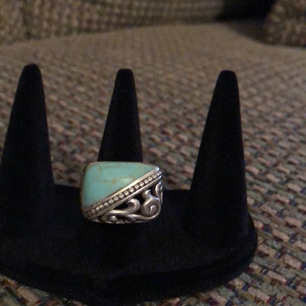 Ring - Picture 2 of 4